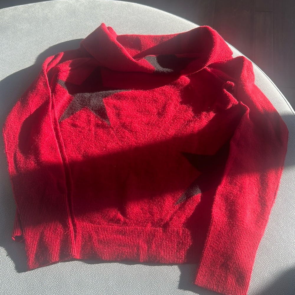 Wool sweater by Pam & Gela